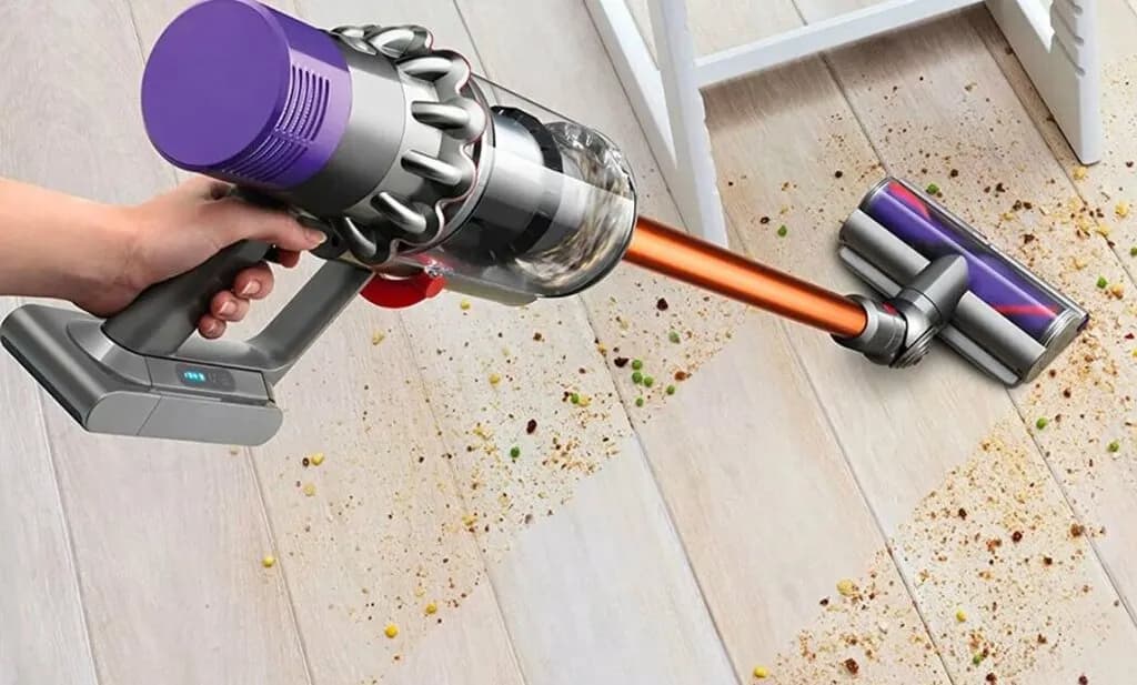 Dyson V8 czy V11 - który odkurzacz naprawdę warto wybrać?